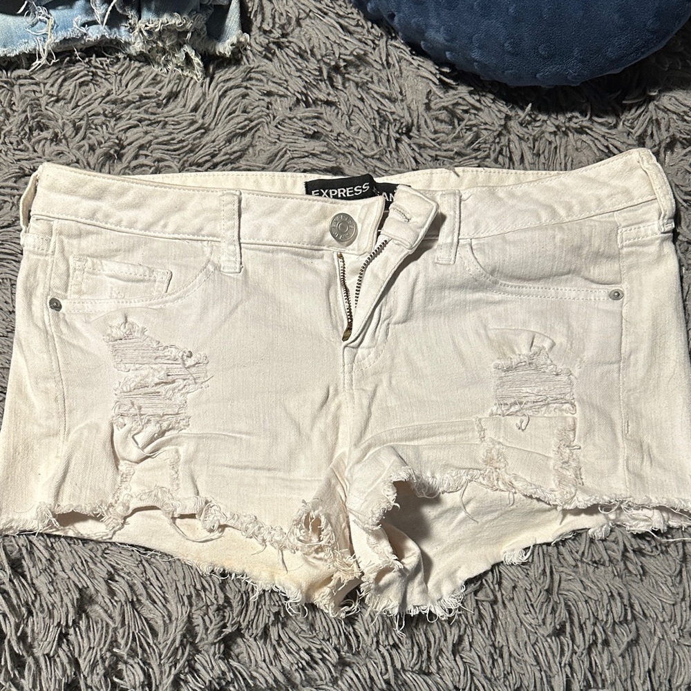 Express Women's Off-White Distressed Jean Shorts